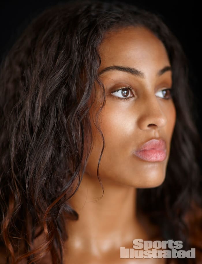 Skylar Diggins 2014 Swimsuit 4